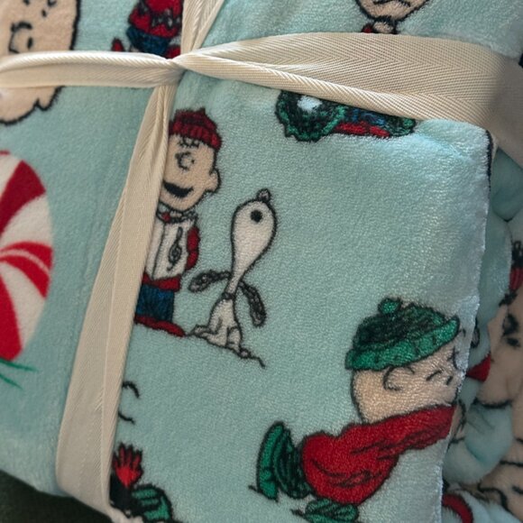 Charlie Brown and Snoopy Icy Blue Christmas Plush Blanket | Peanuts Winter 60x90 - Picture 5 of 7